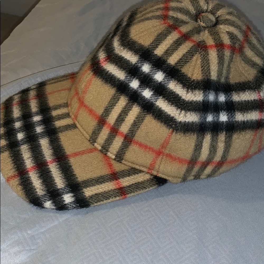 Burberry hat